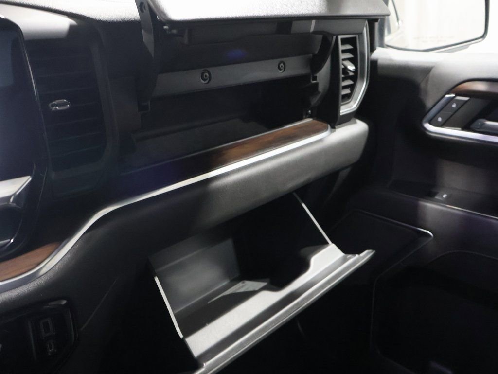 Used 2023 GMC Sierra 1500 SLT image 35