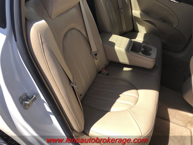 Used 2010 Buick Lucerne CXL FWD image 19