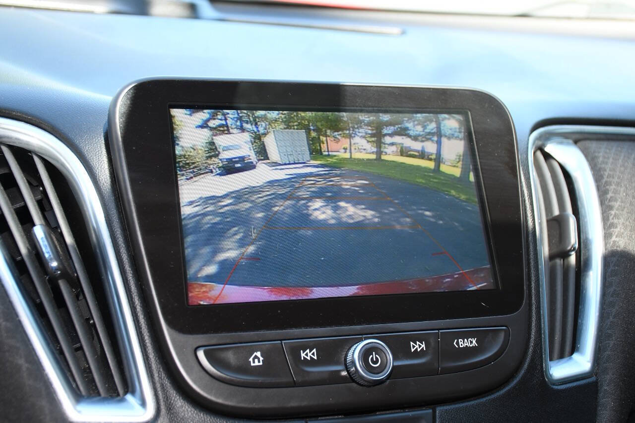 Used 2018 Chevrolet Malibu LT FWD image 35