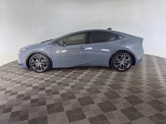 Used 2025 Toyota Prius XLE FWD image 5