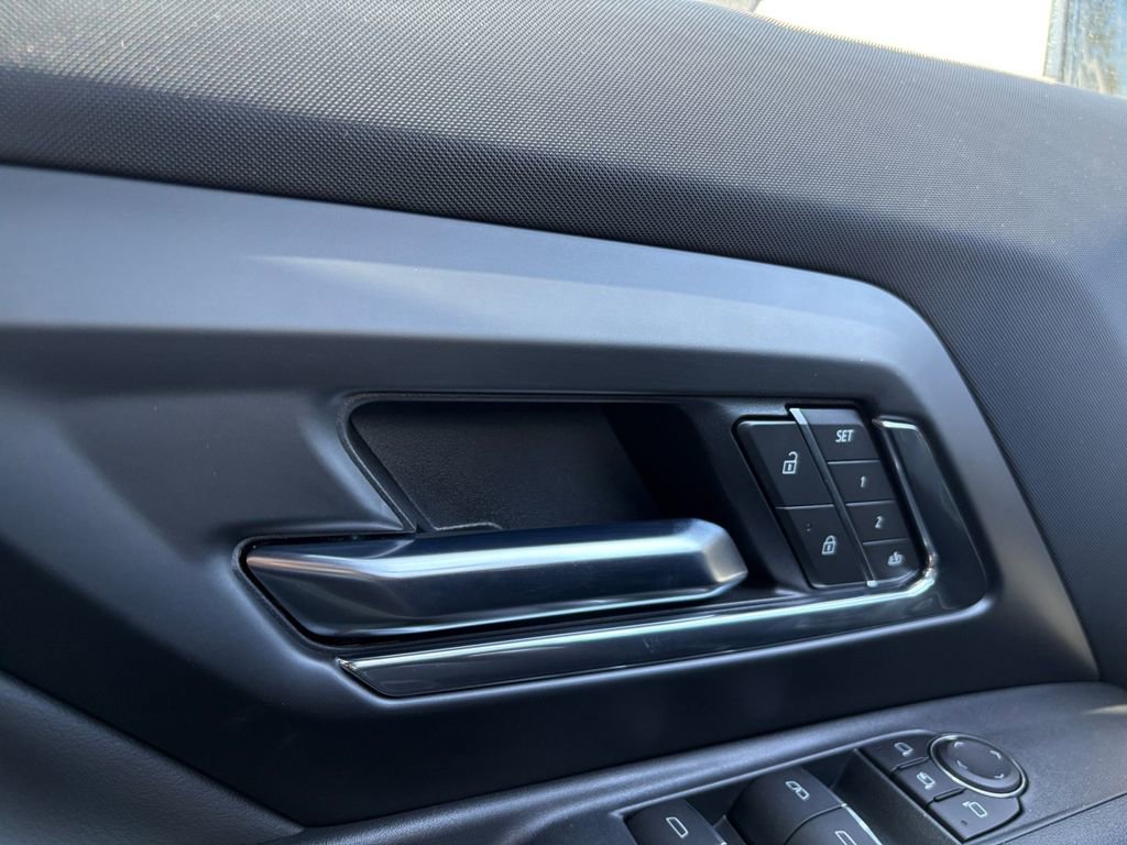 New 2025 Chevrolet Silverado EV LT image 26