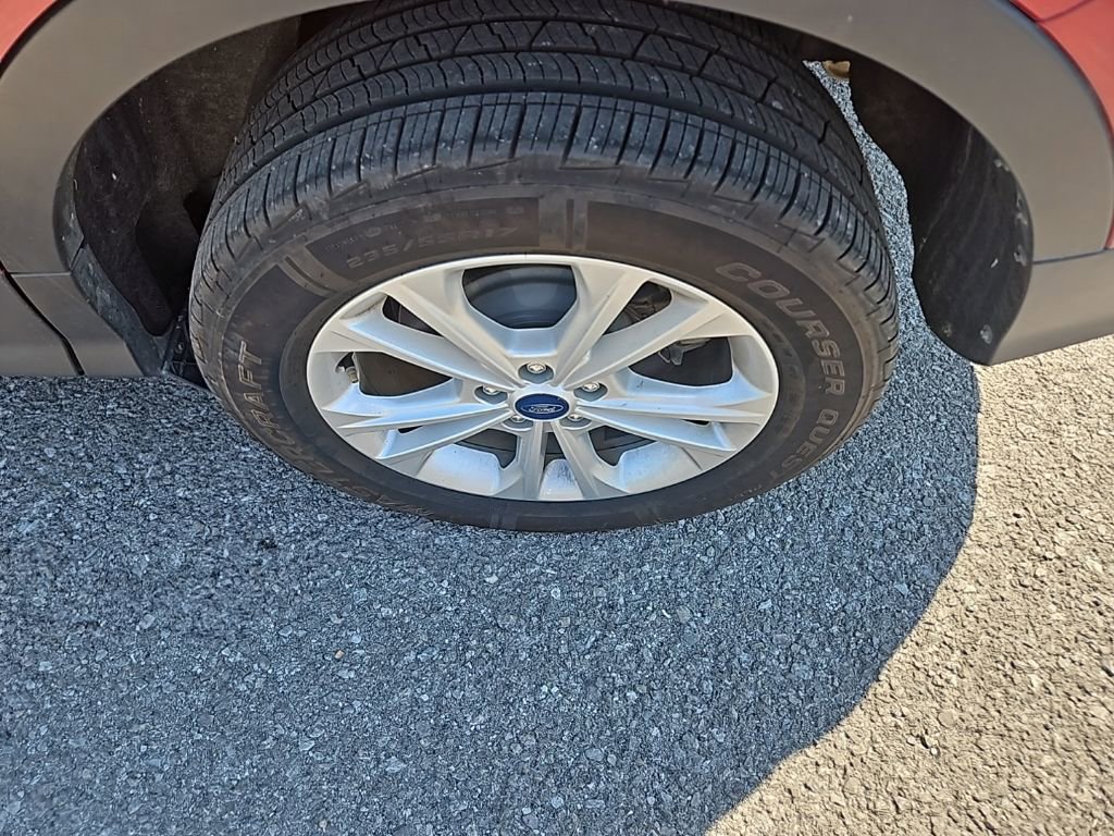 Used 2019 Ford Escape SEL image 12