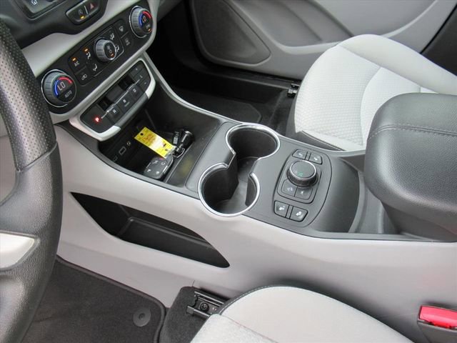 Used 2022 GMC Terrain SLE w/ Driver Convenience Package FWD image 24