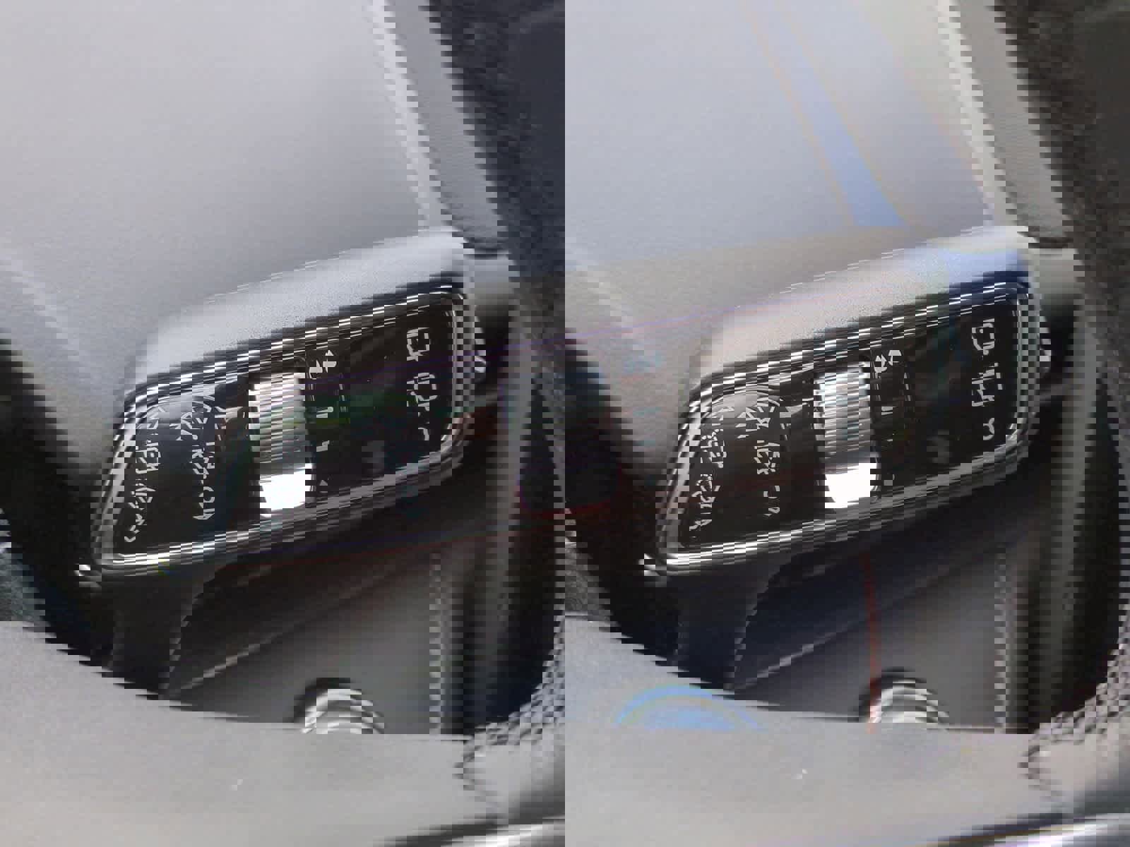 Used 2024 Lincoln Nautilus Reserve w/ Equipment Group 202A image 27