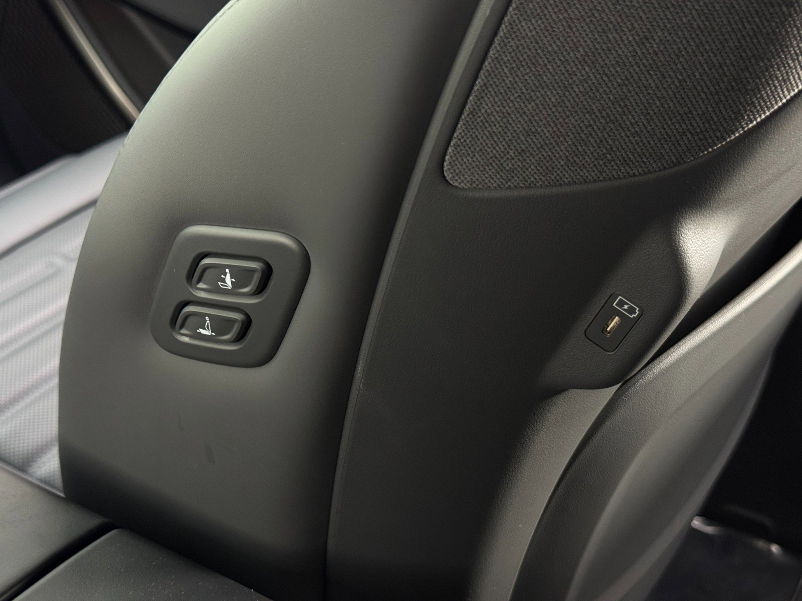 Used 2024 Kia EV9 Land image 37