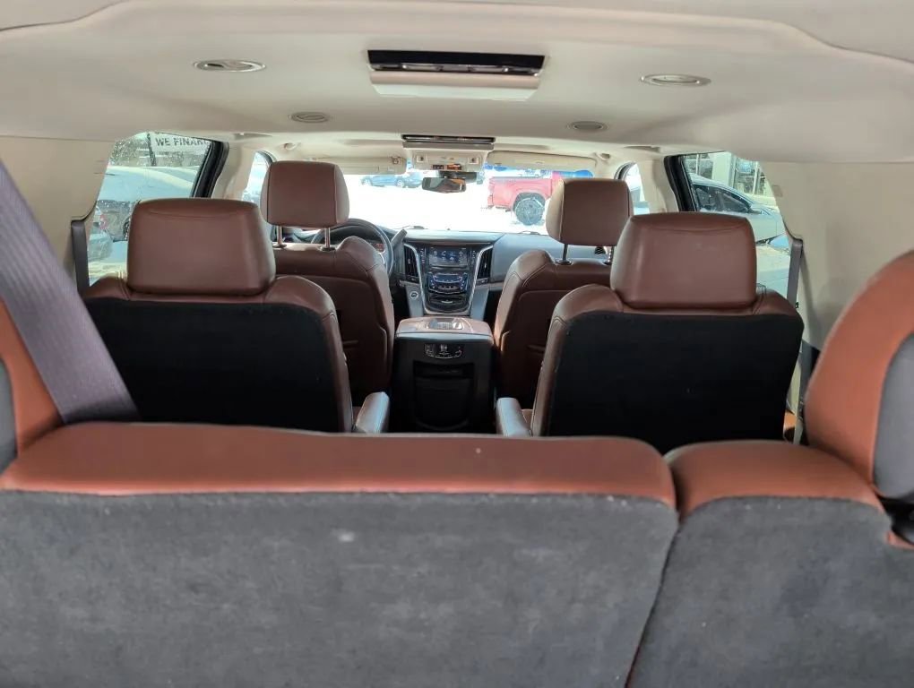 Used 2017 Cadillac Escalade ESV Premium Luxury image 11