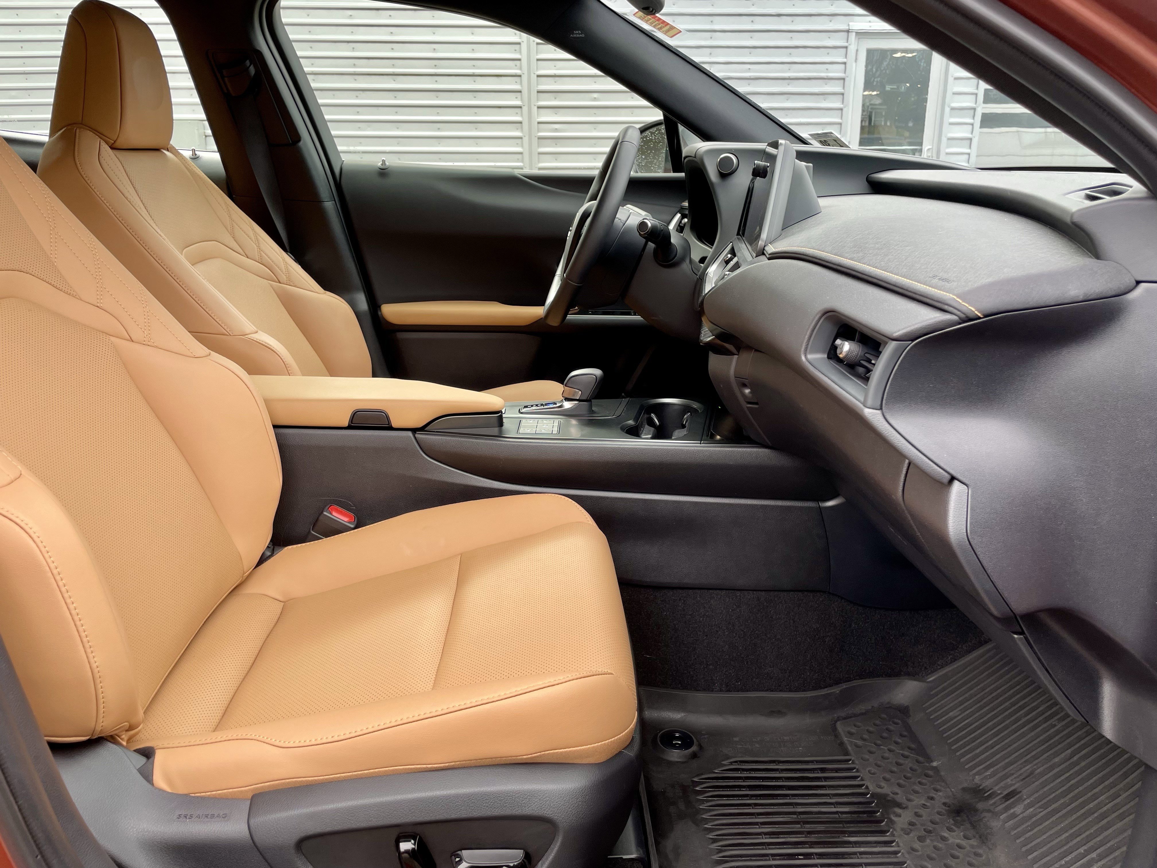 Used 2025 Lexus UX 300h AWD image 15