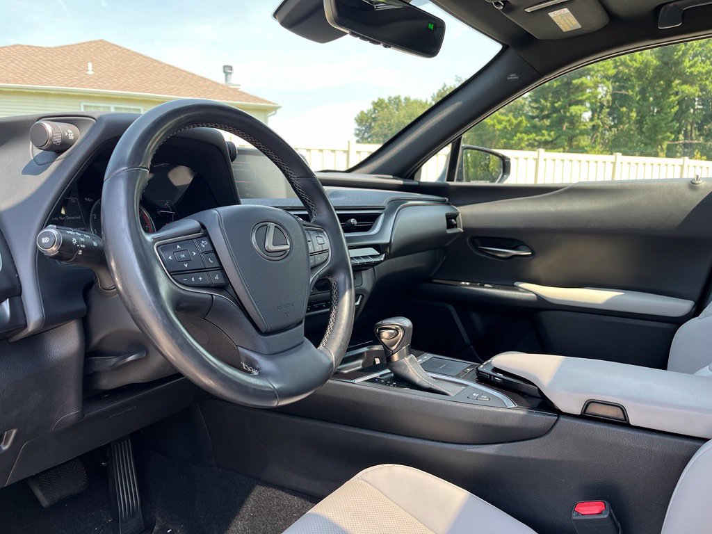Used 2019 Lexus UX 250h w/ Premium Package AWD/4WD image 18
