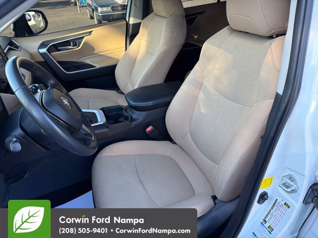 Used 2019 Toyota RAV4 XLE w/ Convenience Package AWD/4WD image 25