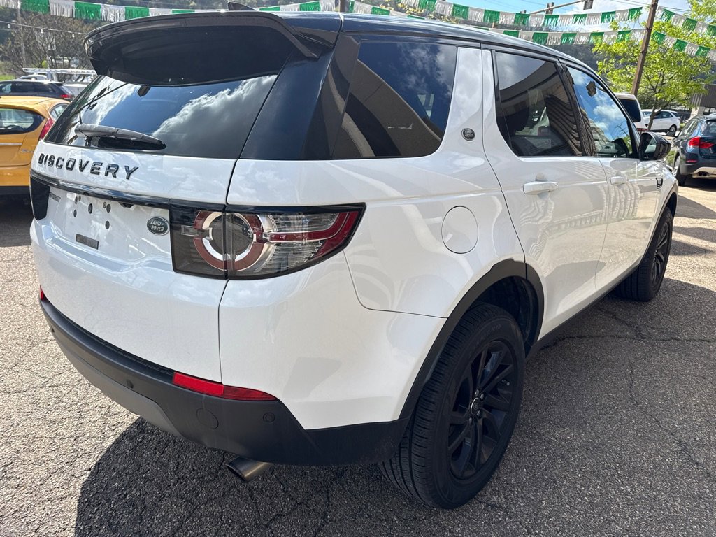 Used 2019 Land Rover Discovery Sport SE image 3