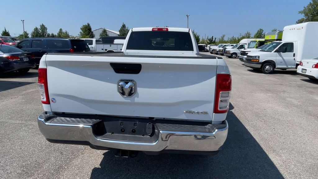 Used 2021 RAM 3500 Tradesman w/ Chrome Appearance Group AWD/4WD image 9