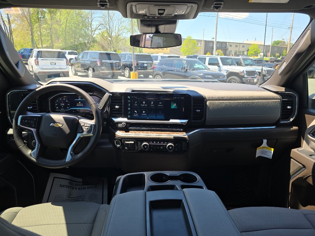 Used 2025 Chevrolet Silverado 2500 LT w/ Convenience Package AWD/4WD image 18