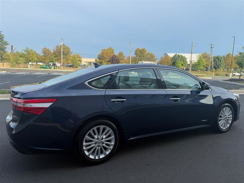 Used 2014 Toyota Avalon Limited w/ Technology Package FWD image 15