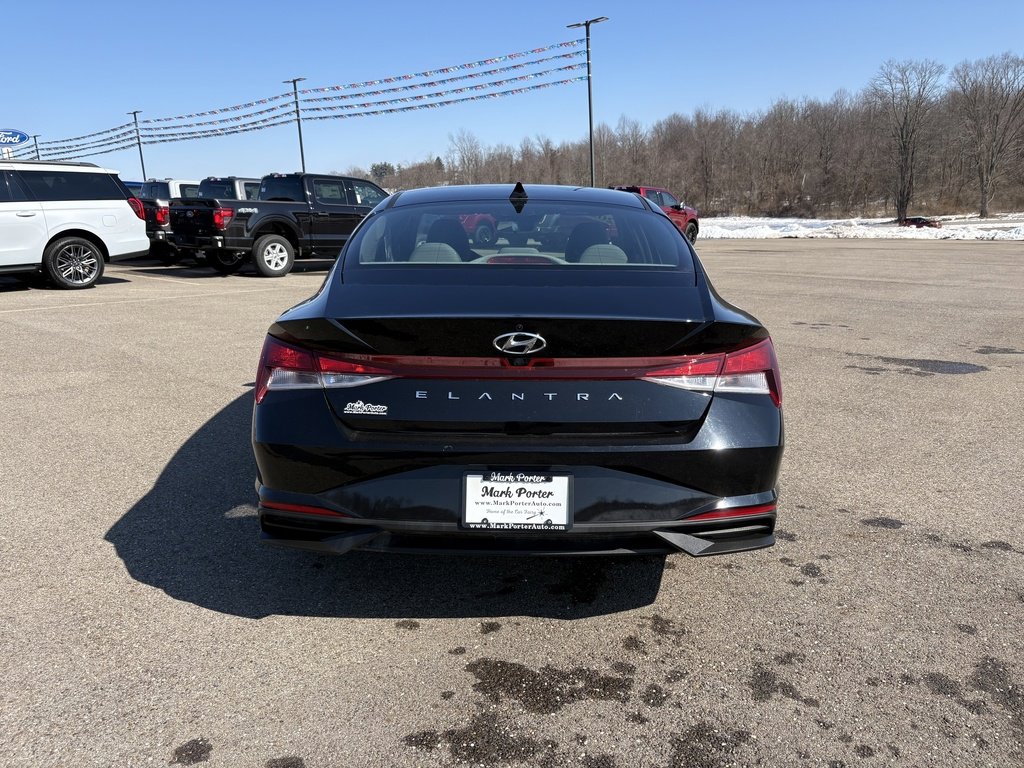Used 2023 Hyundai Elantra SEL image 4