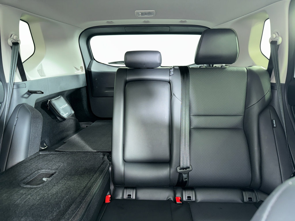 Used 2024 Nissan Rogue SV w/ SV Premium Package image 6