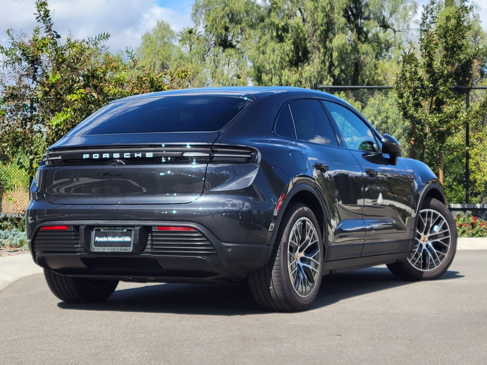 Used 2025 Porsche Macan Electric image 7