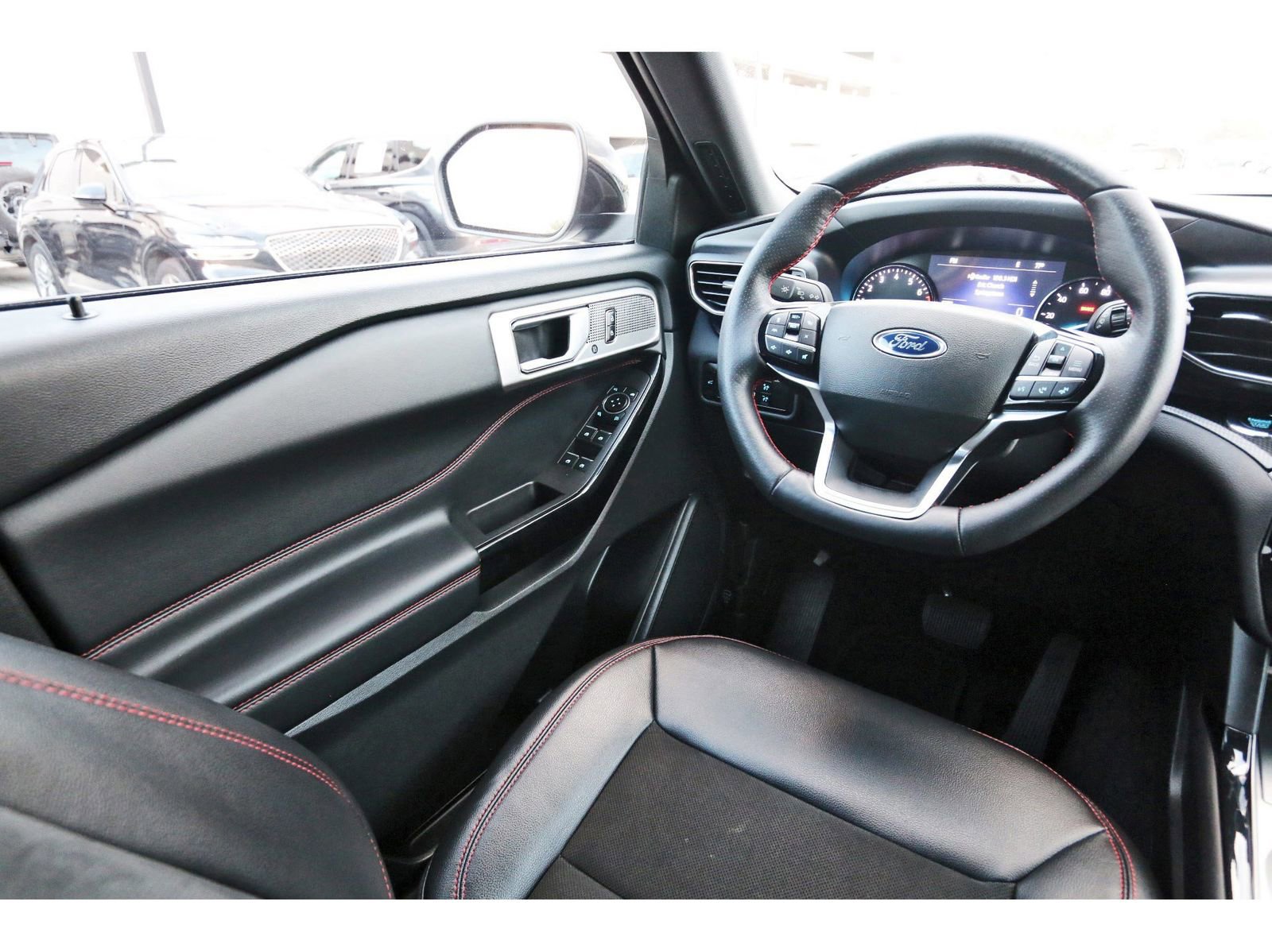 Used 2023 Ford Explorer ST-Line w/ Class IV Trailer Tow Package image 10