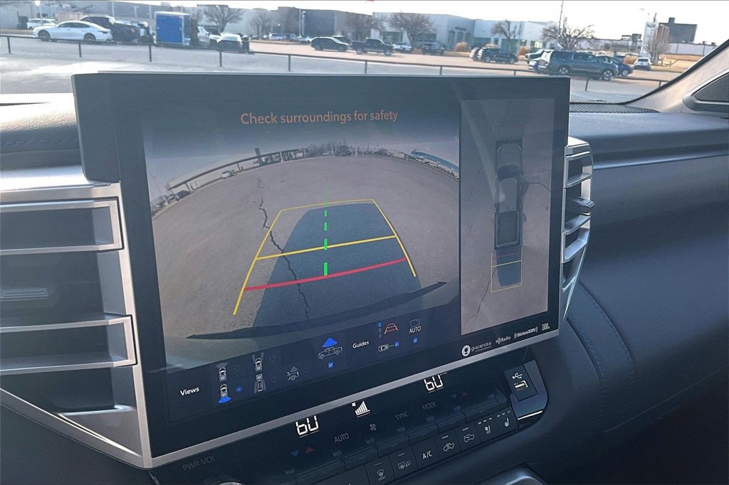 Used 2024 Toyota Tundra Platinum image 21