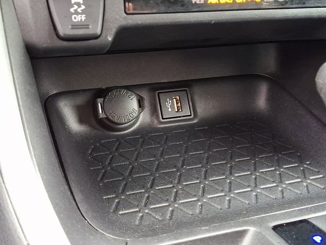 Used 2024 Toyota RAV4 LE AWD/4WD image 27