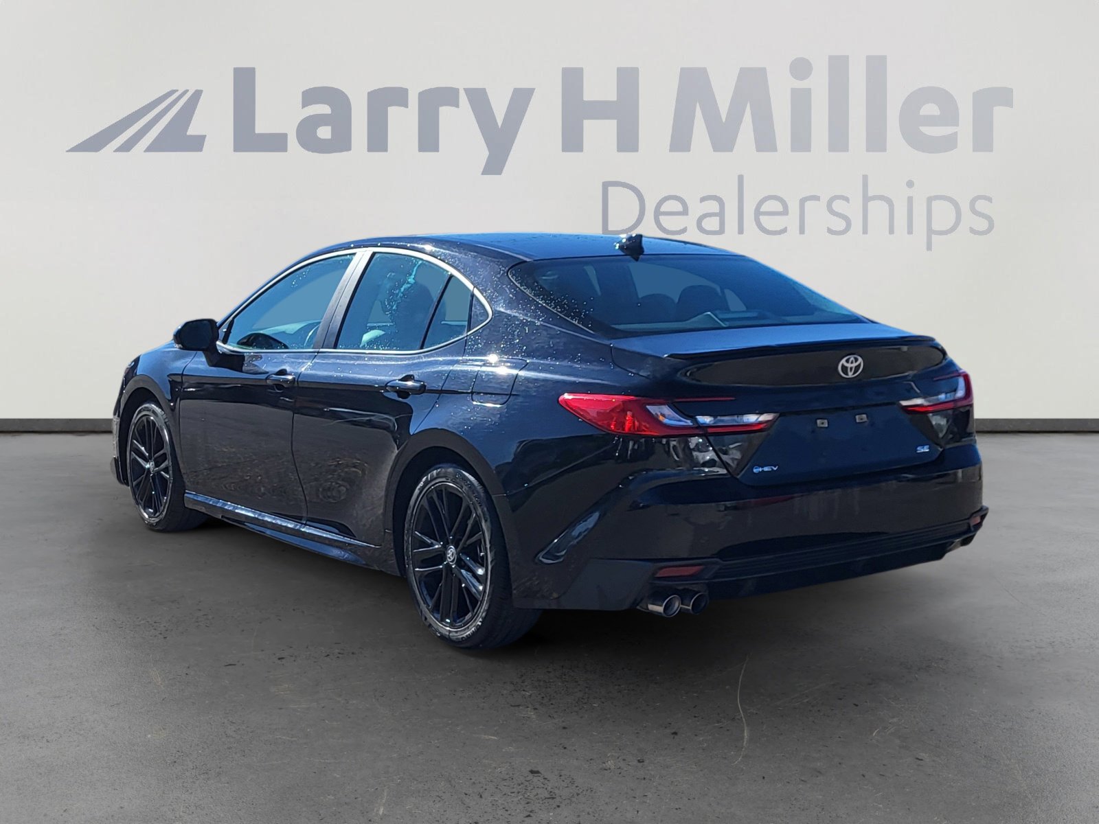 Certified 2025 Toyota Camry SE image 3