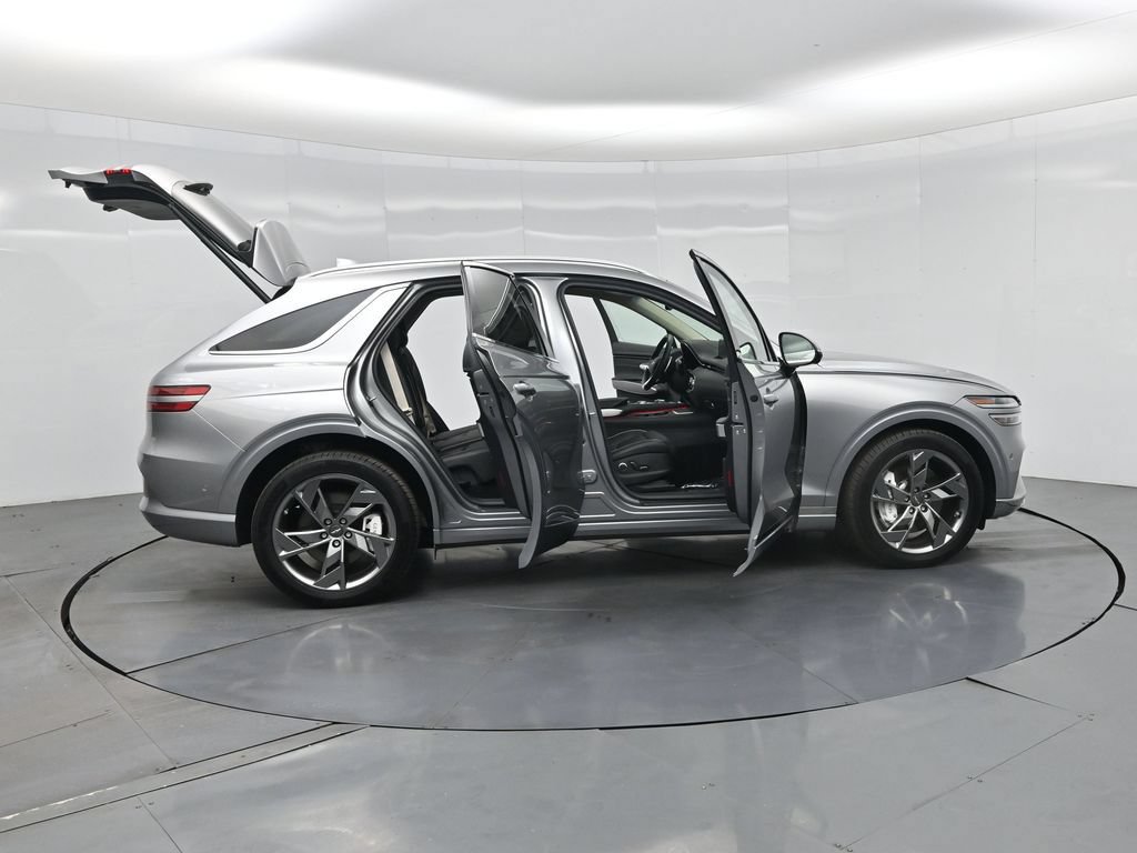 Used 2025 Genesis Electrified GV70 w/ Prestige Package AWD/4WD image 3