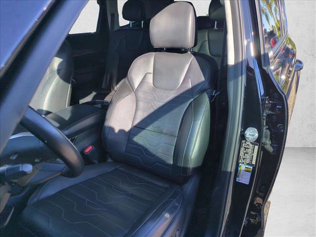 Used 2021 Kia Telluride SX w/ SX Prestige Package image 17