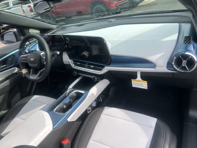 New 2026 Chevrolet Equinox EV LT AWD/4WD image 16