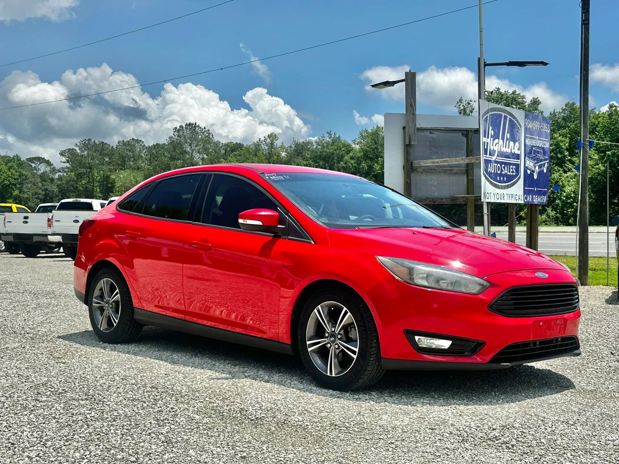 Used 2017 Ford Focus SE FWD image 1