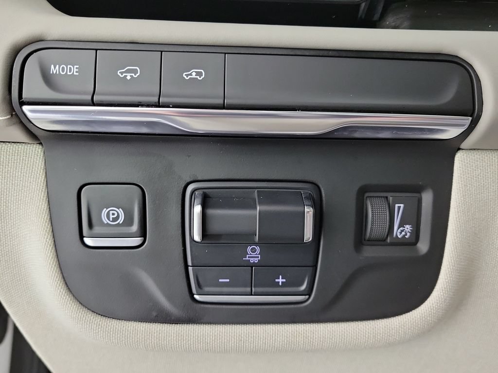 Certified 2024 Cadillac Escalade Sport Platinum RWD image 30