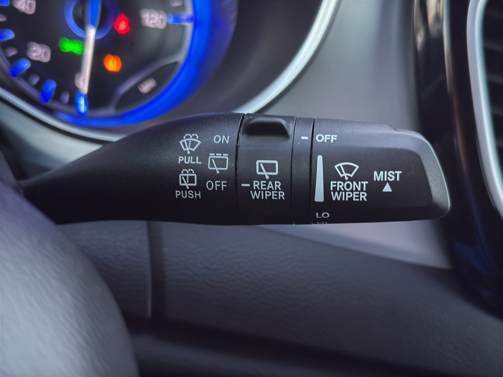 Used 2025 Chrysler Pacifica Limited FWD image 21