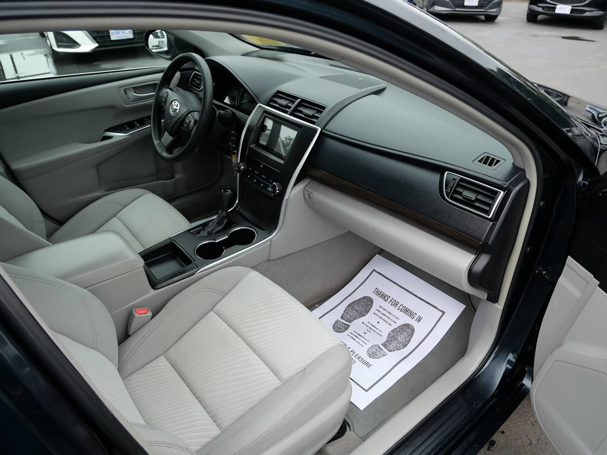 Used 2015 Toyota Camry LE FWD image 15