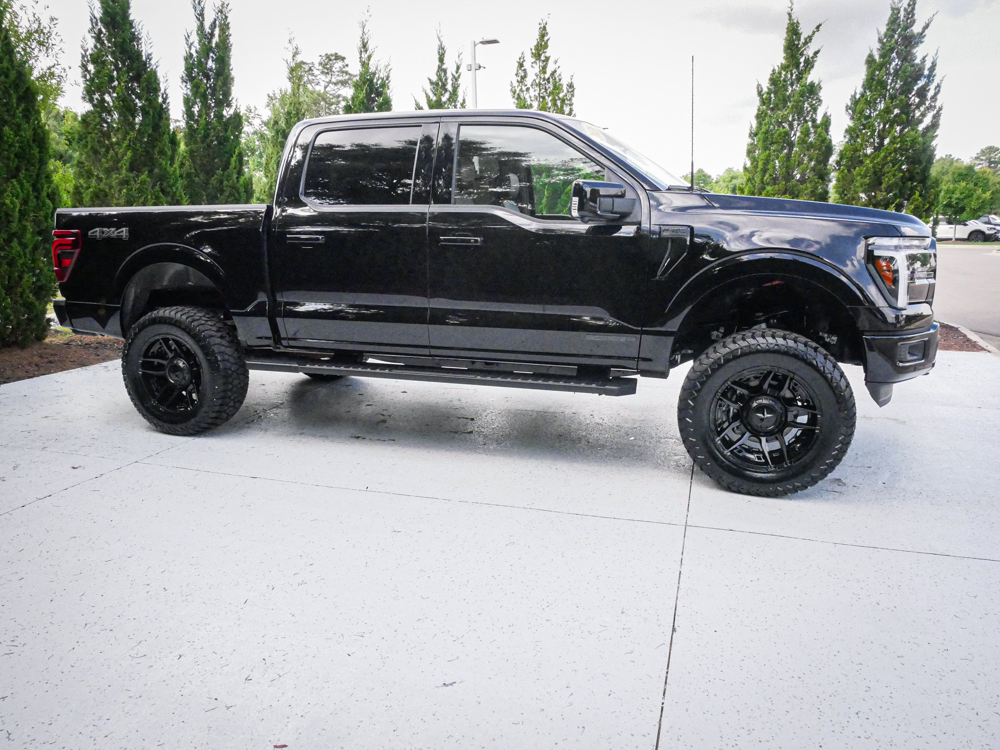 Used 2026 Ford F150 Lariat w/ Equipment Group 502A High AWD/4WD image 11