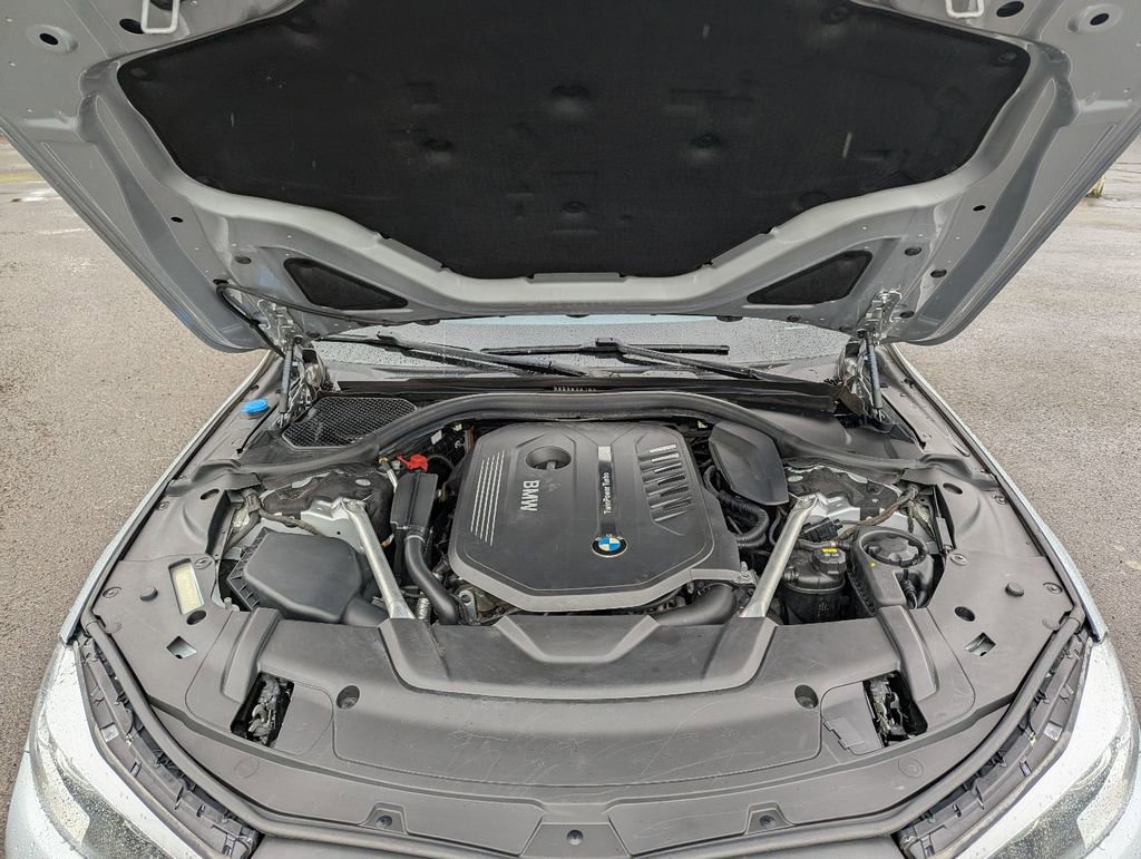 Used 2019 BMW 740i w/ Executive Package RWD image 38