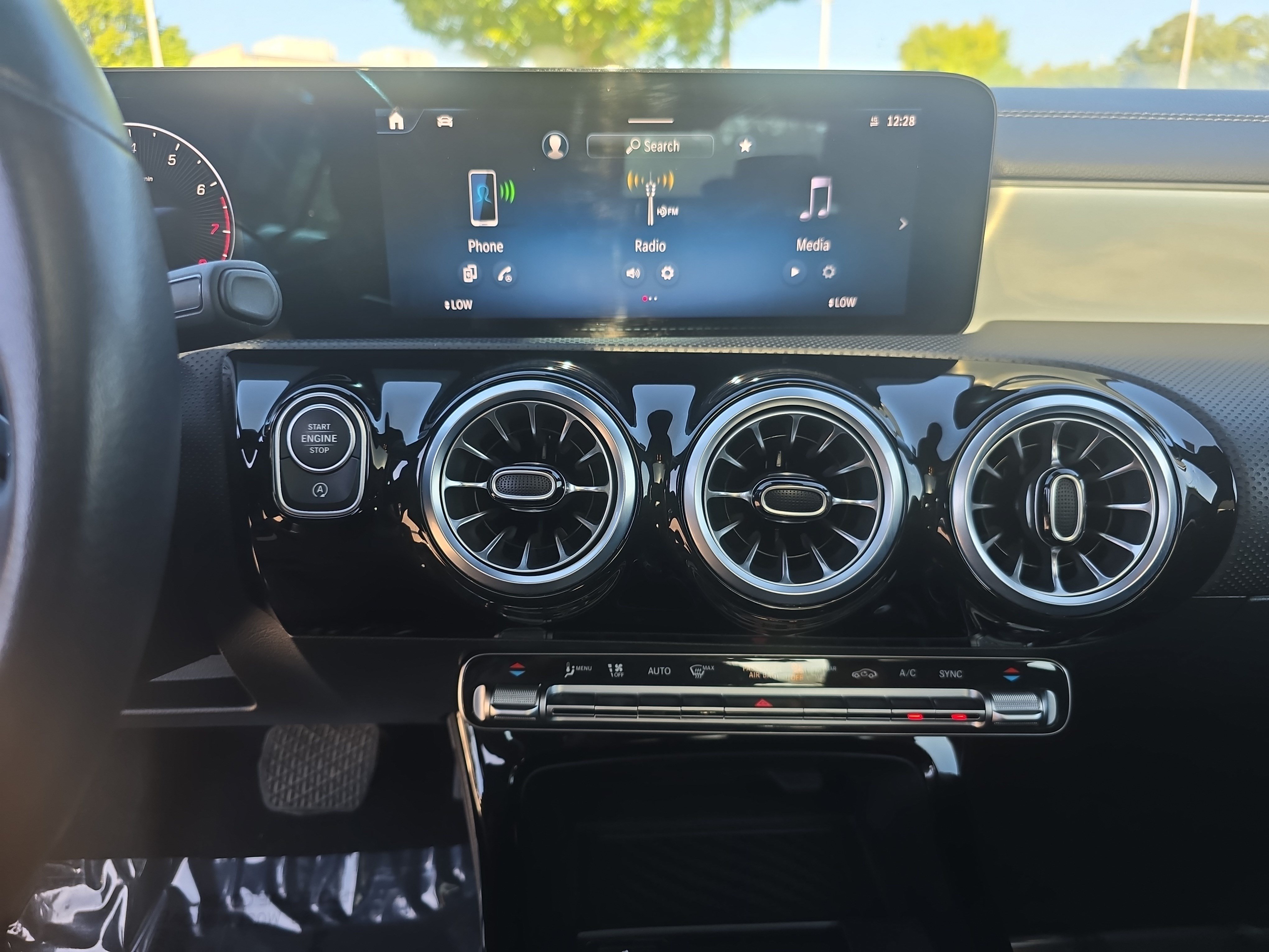 Used 2025 Mercedes-Benz CLA 250 image 17