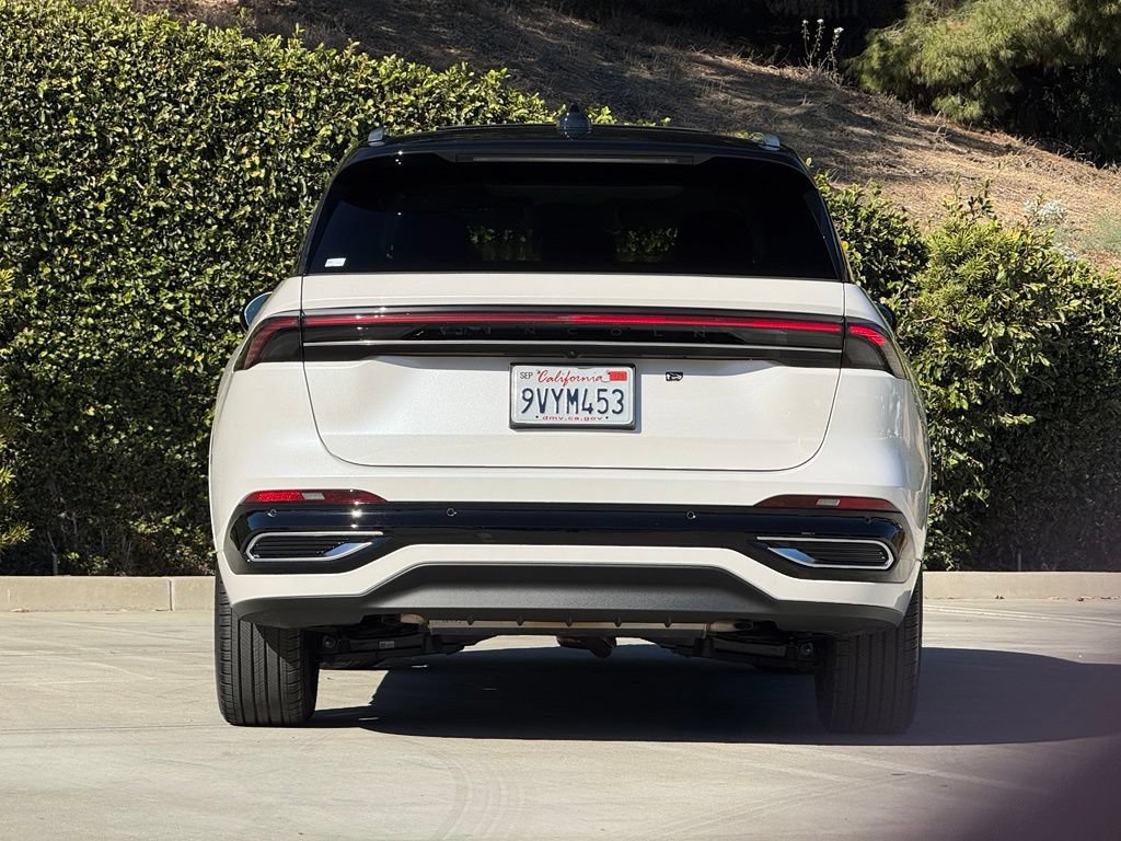 Used 2025 Lincoln Nautilus Reserve AWD/4WD image 10