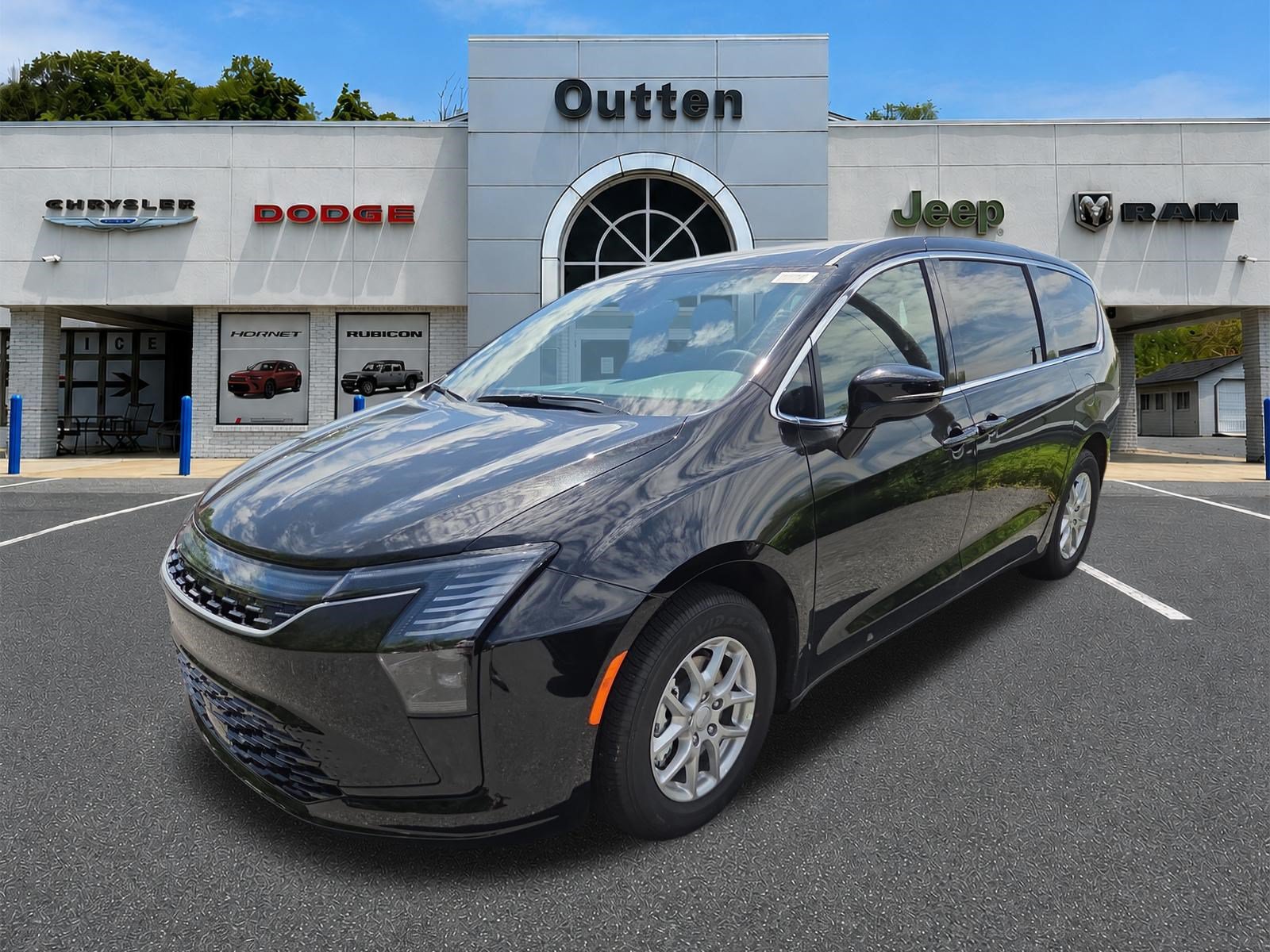 New 2027 Chrysler Pacifica Select FWD image 4