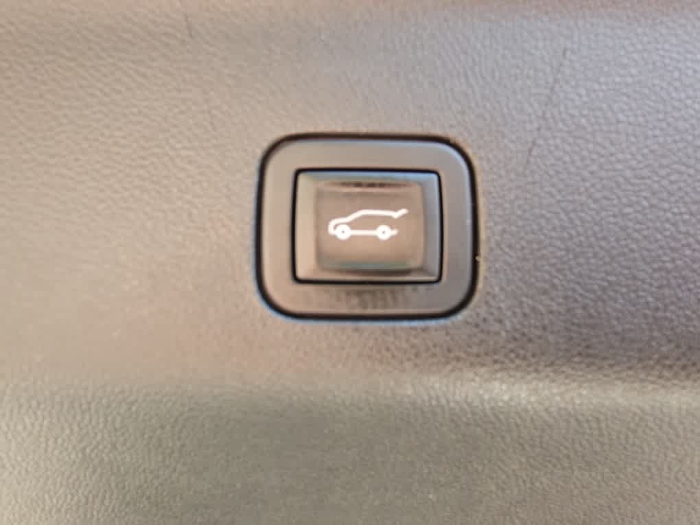 Used 2021 Chevrolet Tahoe LT w/ Luxury Package AWD/4WD image 25