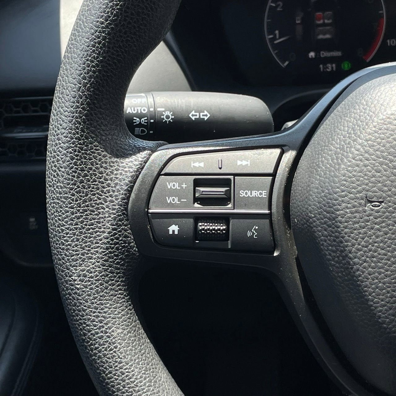 Used 2025 Honda HR-V LX image 13