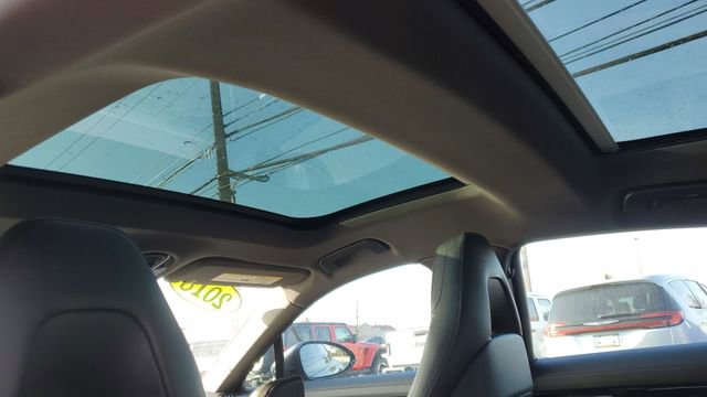 Used 2018 Porsche Panamera 4S image 8