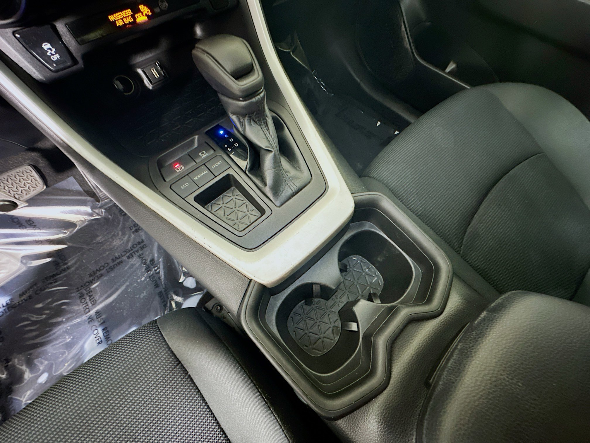 Used 2021 Toyota RAV4 LE FWD image 21