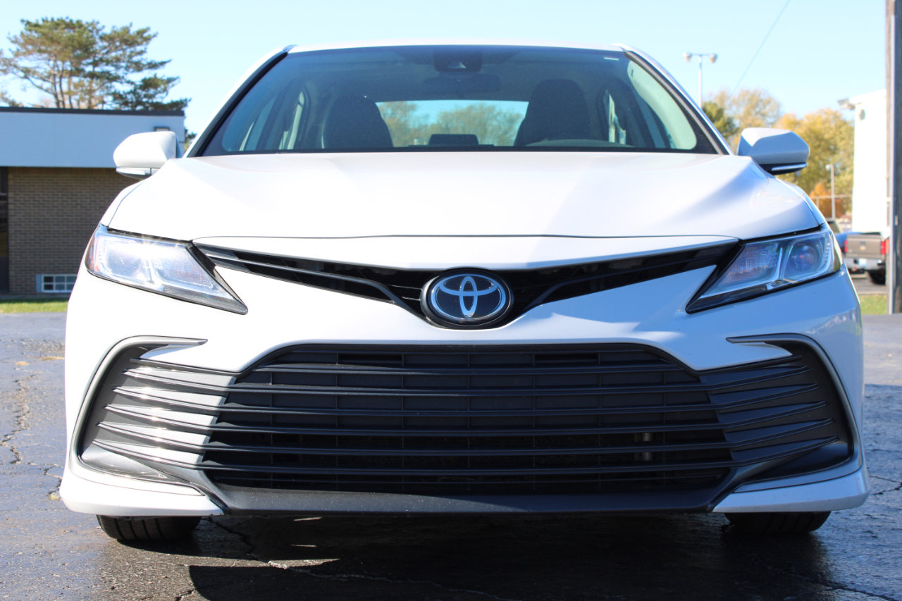 Used 2023 Toyota Camry LE image 2