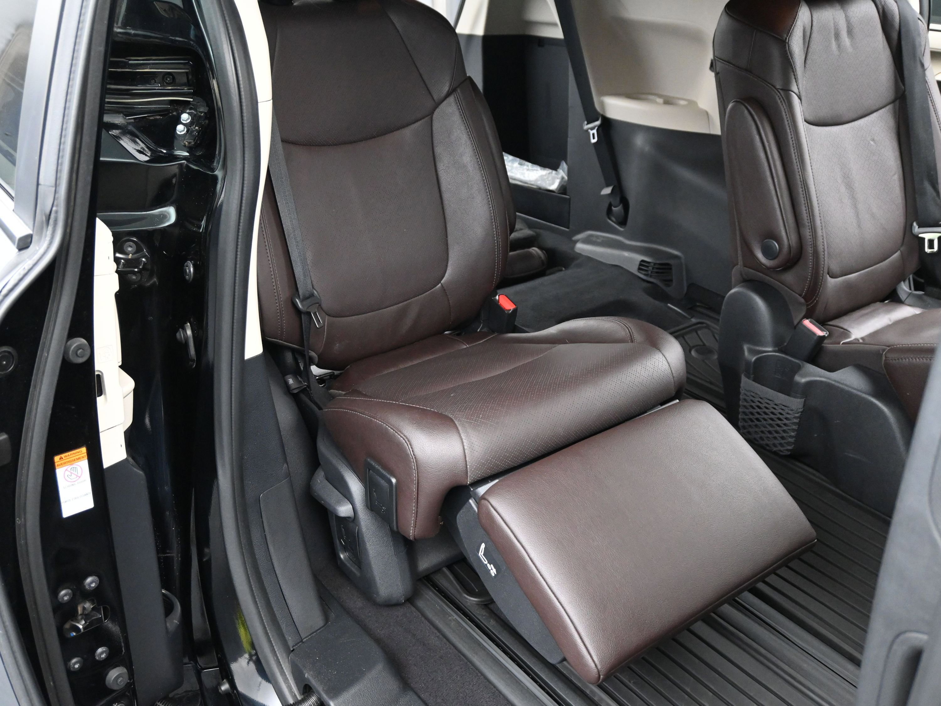 Used 2022 Toyota Sienna Platinum image 24