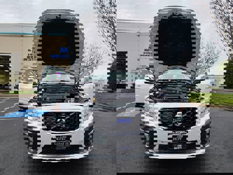 Used 2015 Volvo XC70 T6 Platinum w/ Protection Package image 29