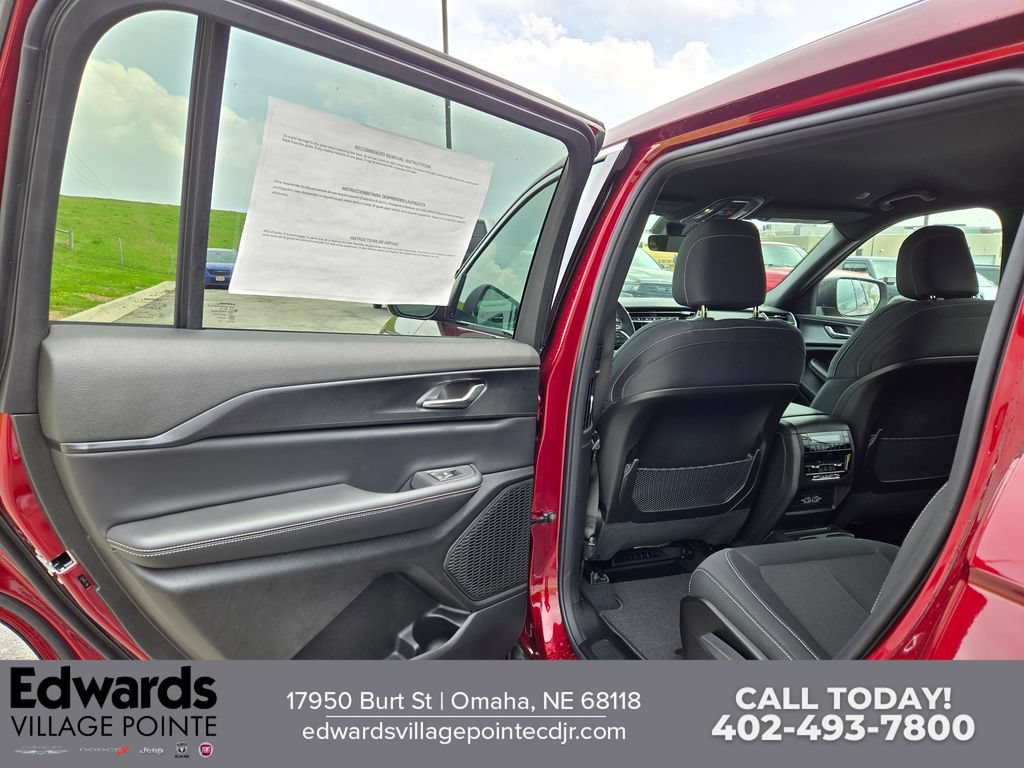 New 2026 Jeep Grand Cherokee L Laredo AWD/4WD image 24