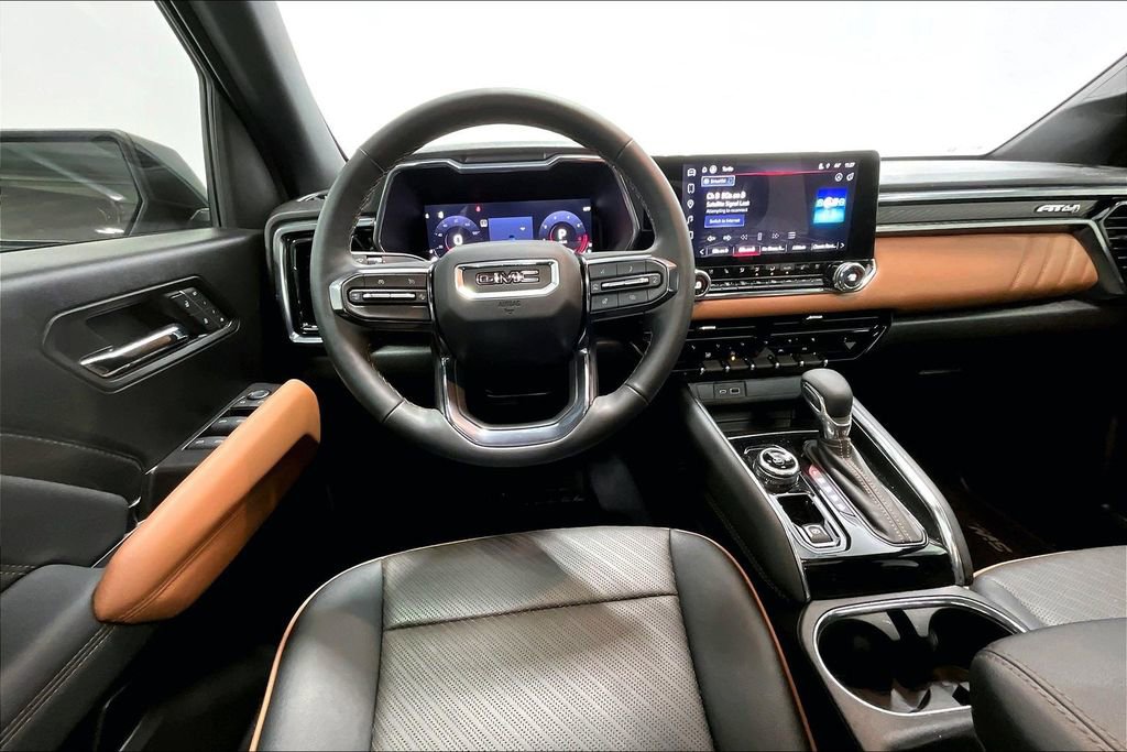 Used 2025 GMC Canyon AT4 w/ Technology Plus Package image 7