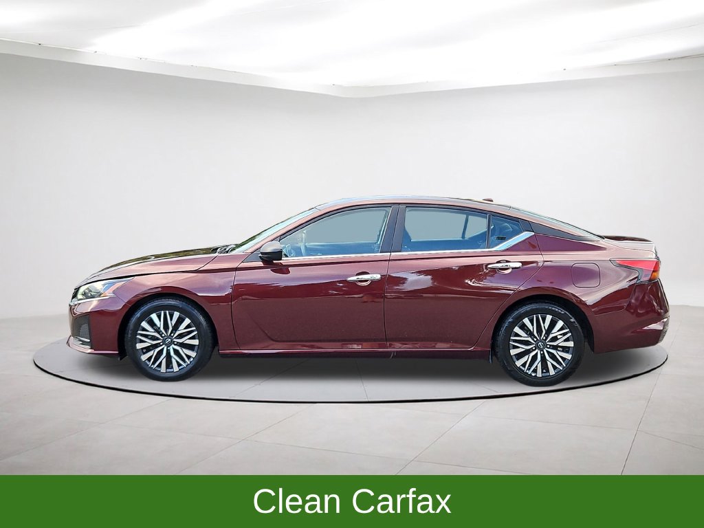Used 2025 Nissan Altima 2.5 SV FWD image 4