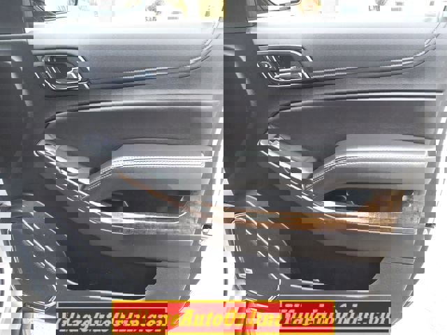 Used 2020 Chevrolet Suburban LT image 35