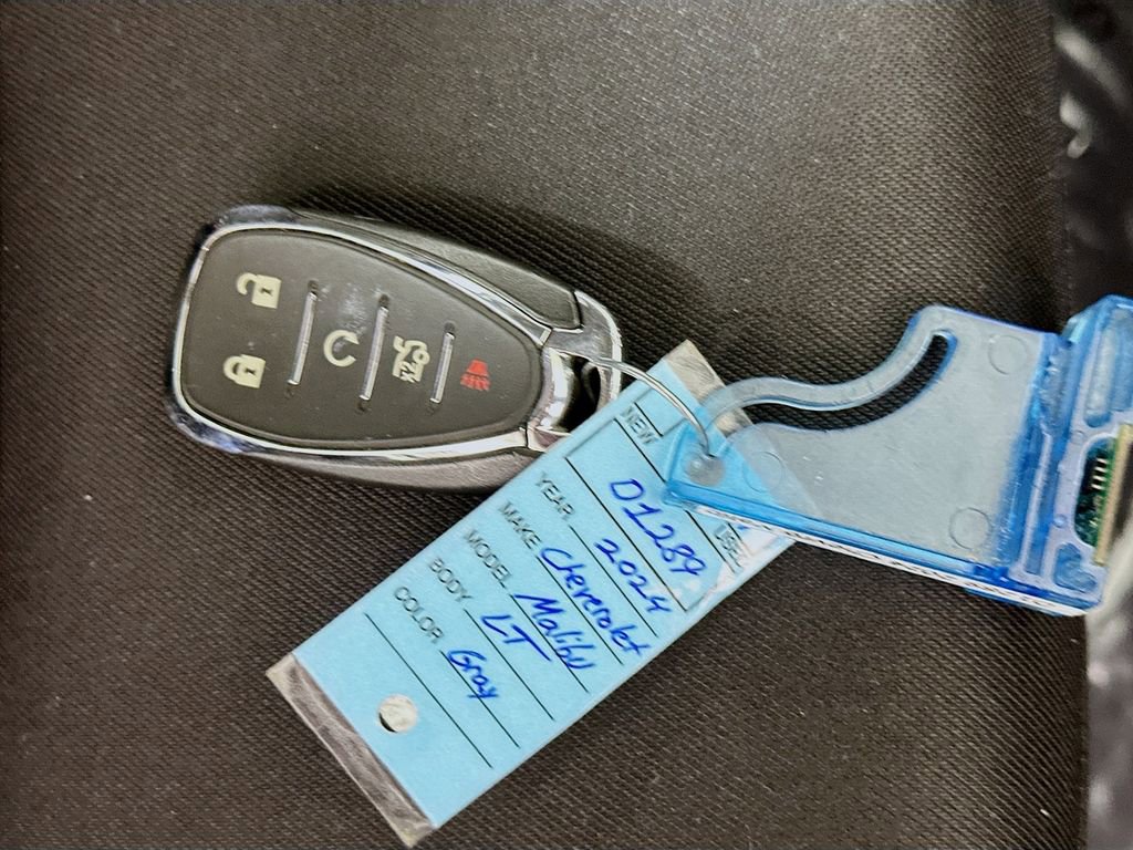 Used 2024 Chevrolet Malibu LT FWD image 36