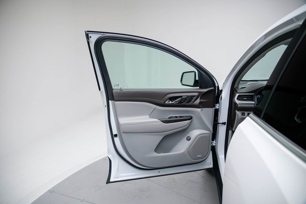 Used 2023 GMC Acadia SLT w/ Preferred Package image 22