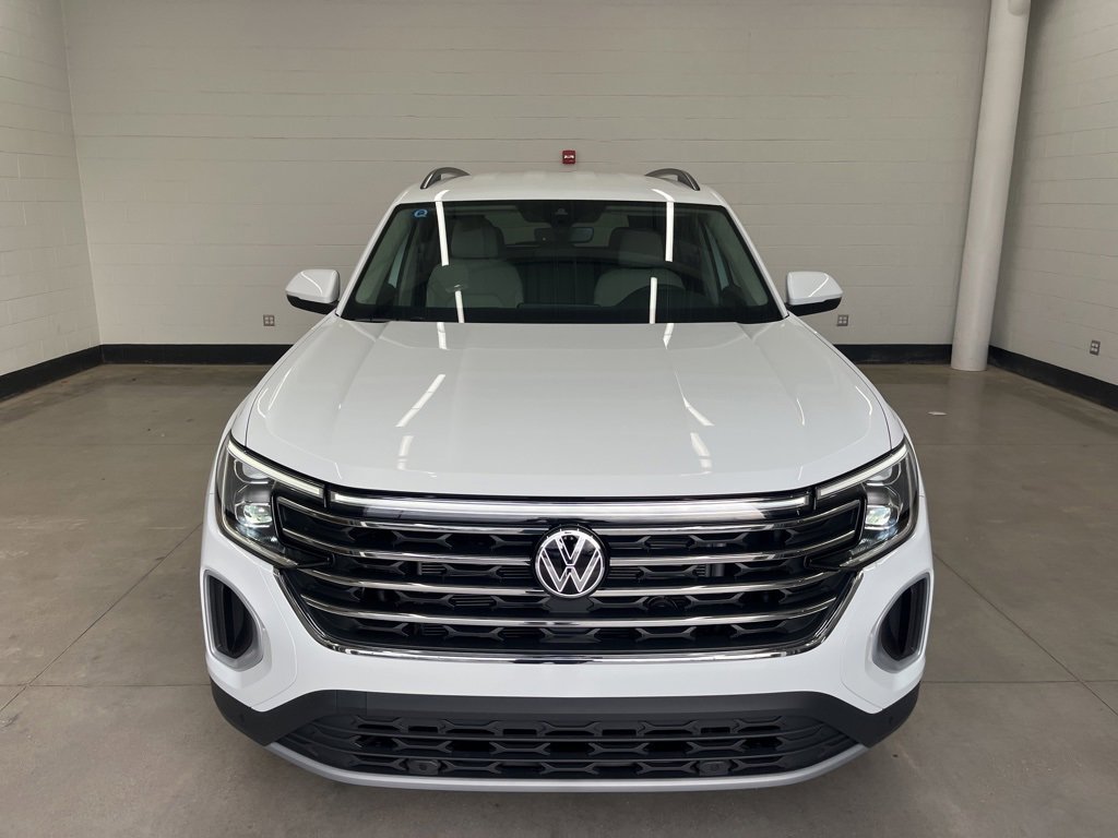 Certified 2025 Volkswagen Atlas SE image 9
